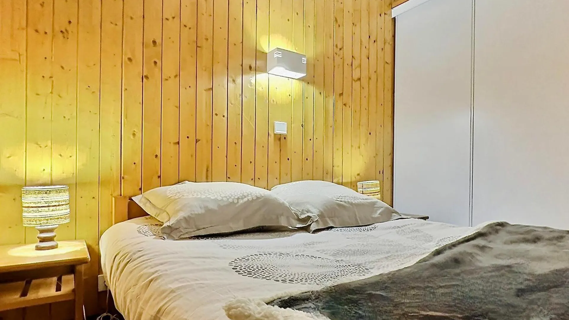 Appartement Pour 6 Pers. Avec 2 Sdb Pres Du Centre Et Des Pistes A Val D'Isere - Fr-1-411-897 Val-d'Isere